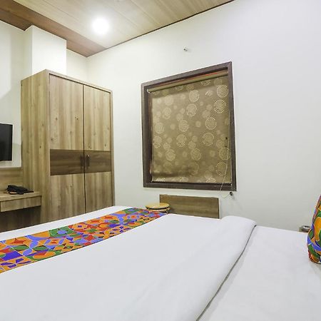 Fabhotel Vedanta Inn - Nr Sitabudli Fort Нагпур Екстериор снимка