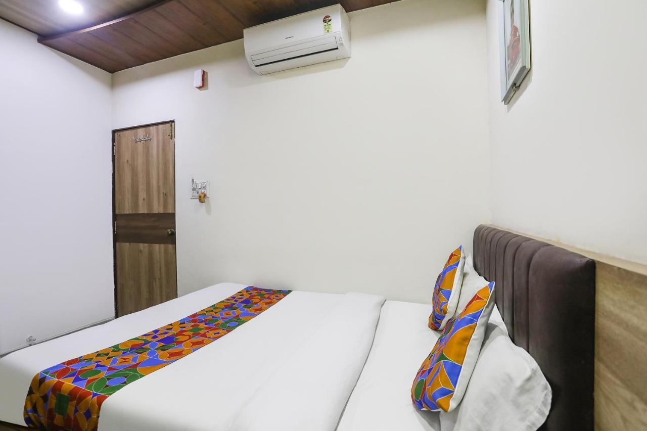 Fabhotel Vedanta Inn - Nr Sitabudli Fort Нагпур Екстериор снимка