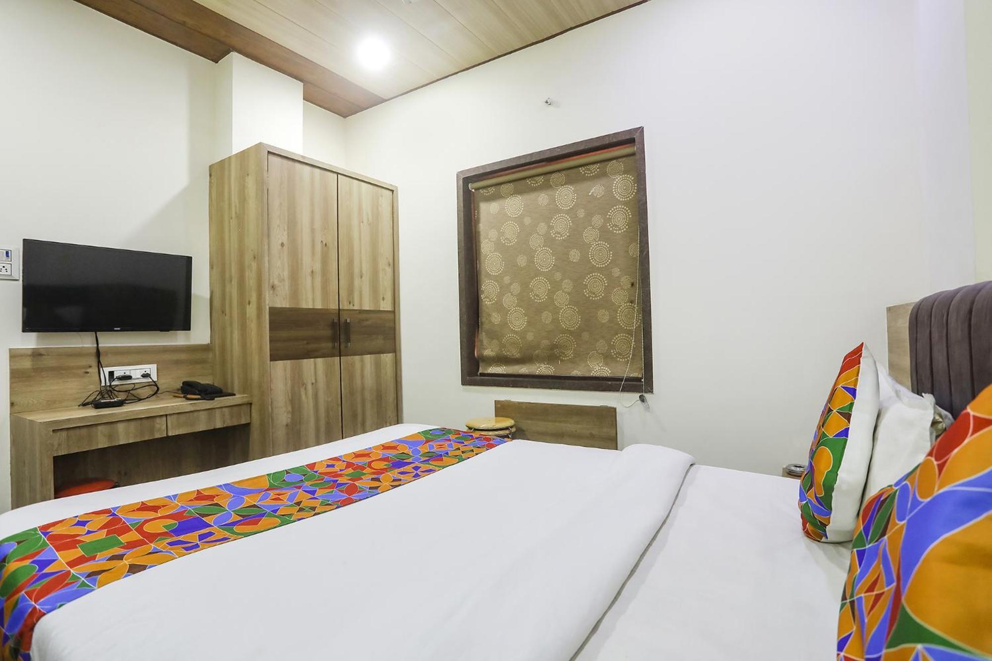 Fabhotel Vedanta Inn - Nr Sitabudli Fort Нагпур Екстериор снимка