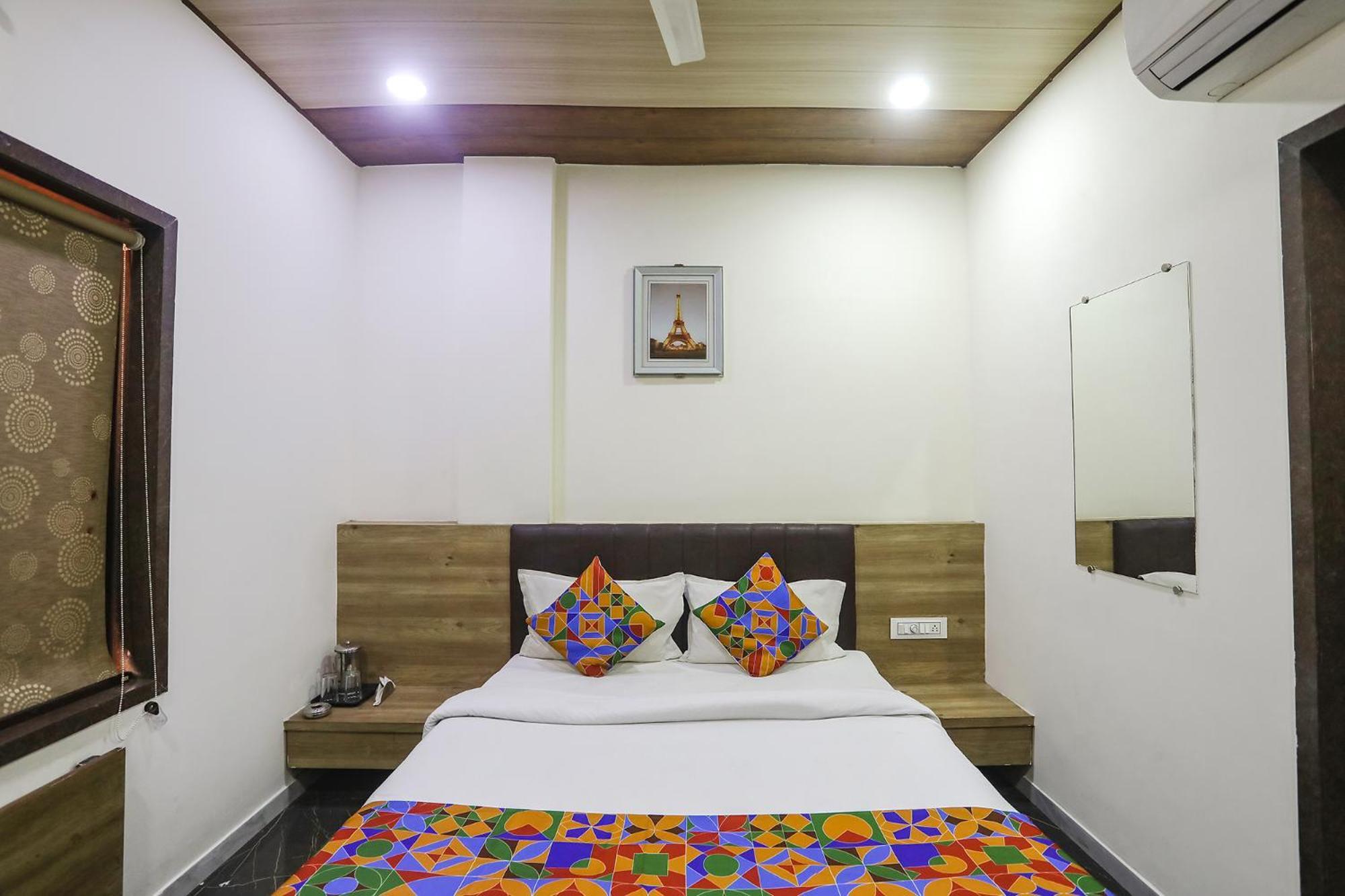 Fabhotel Vedanta Inn - Nr Sitabudli Fort Нагпур Екстериор снимка